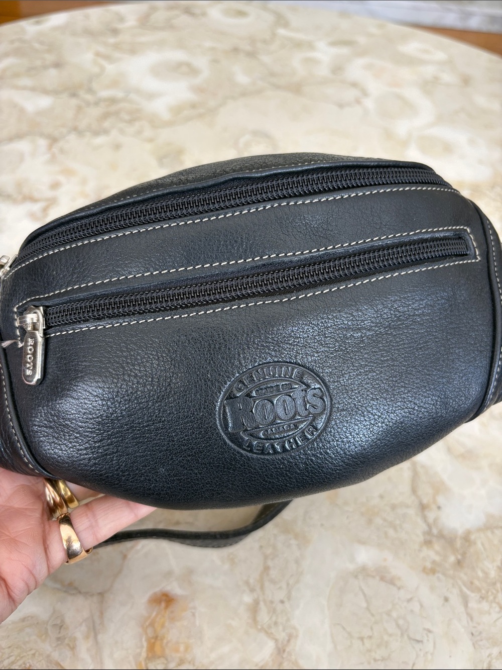 Roots Canada Black Leather Trinity Unisex Belt Bag - As New Condition - Picture 5 of 13